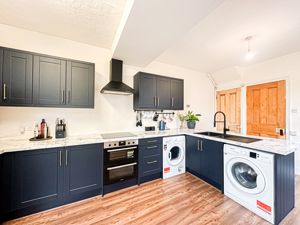 Photo 21- click for photo gallery